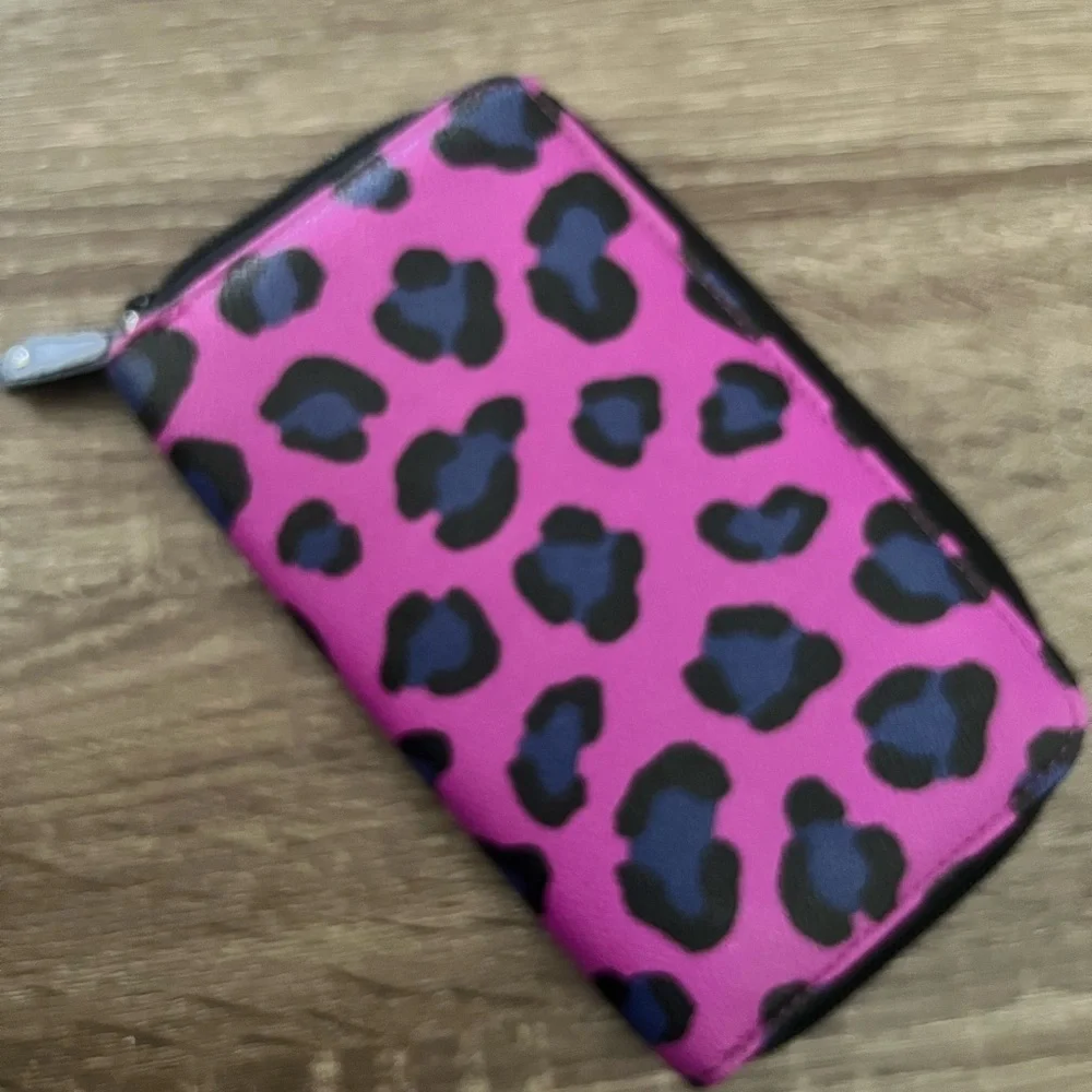 Vera Bradley Pink and Blue Leopard Print Wallet - Picture 2 of 6